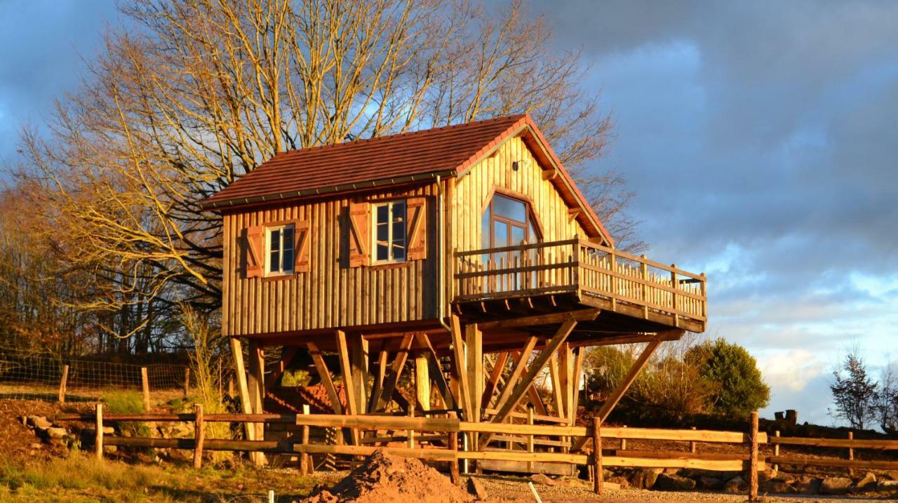 Les Cabanes Des Fontaines Saint-Sernin-du-Bois Esterno foto